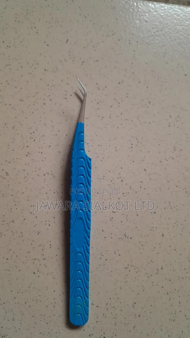 Eyelash Extension Tweezer With Fiber Tip Stainless Steel · Photo 6