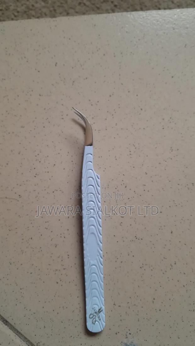 Eyelash Extension Tweezer With Fiber Tip Stainless Steel · Photo 7