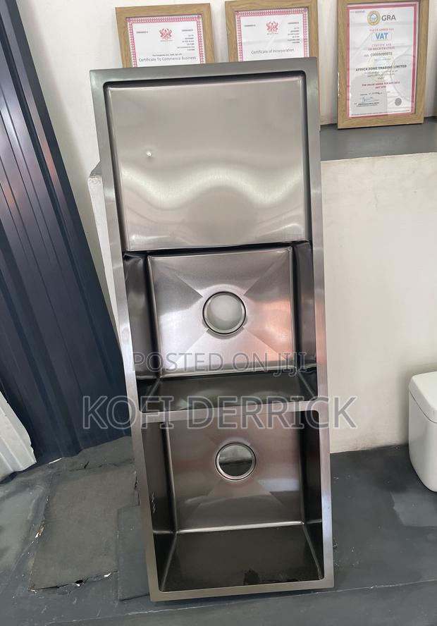 Double Bowl Sink With Arm · Photo 1