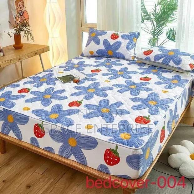 Neat and High Quality Waterproof Bed Covers in Diff Colors · Photo 1