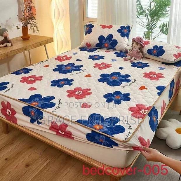 Luxurious and Affordable Waterproof Mattress Cover · Photo 1