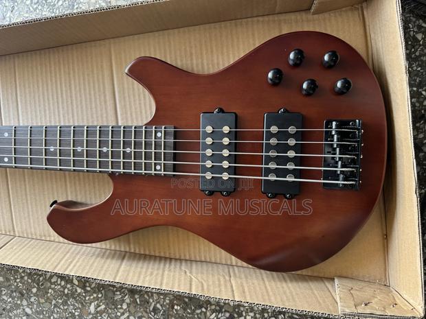 Ibanez Bass Guitar Active · Photo 2