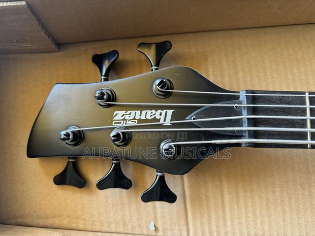 Ibanez Bass Guitar Active · Photo 3