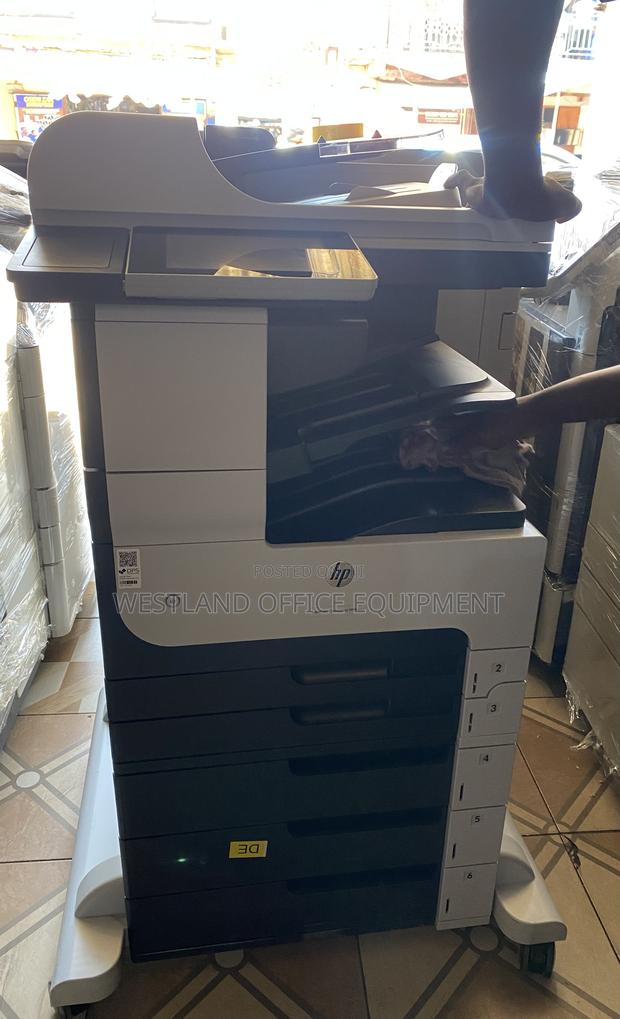 HP Laserjet Enterprise MFP M725 · Photo 1
