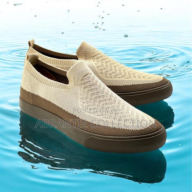 Men Fashion Easy Wear Brown · Photo 2