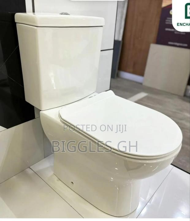 Slim Tank Water Closet- Wc · Photo 1