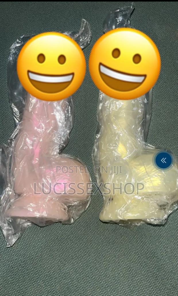 9 Inches Dildo · Photo 1