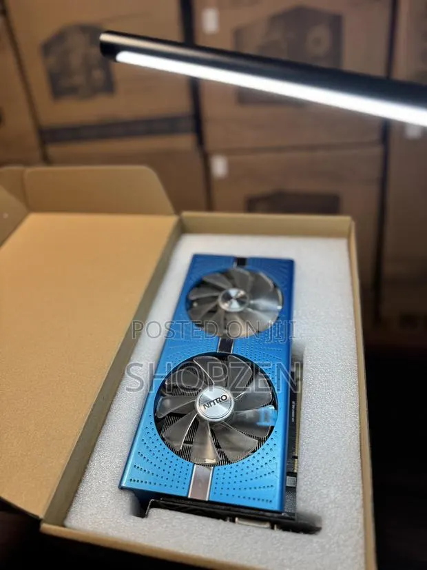 Sapphire Nitro Plus RX590 · Photo 1