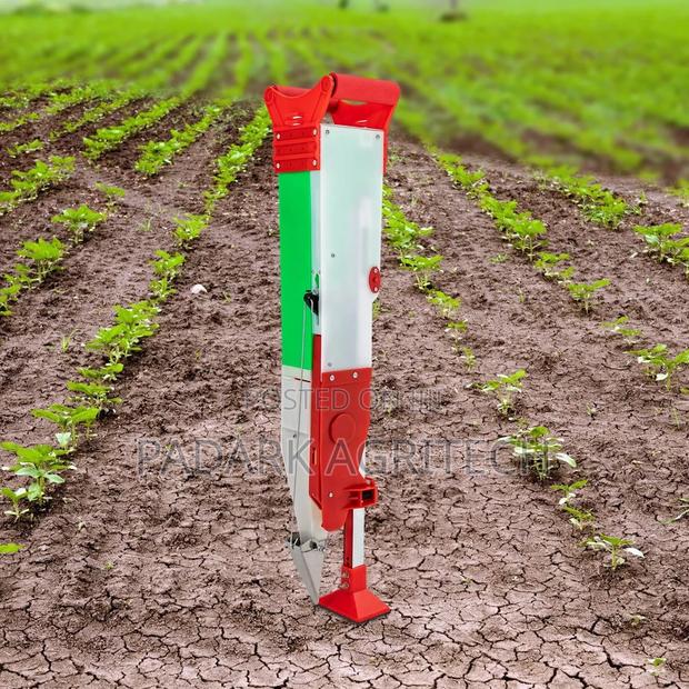 Mini Seeder. And Fertilizer Applicator · Photo 1