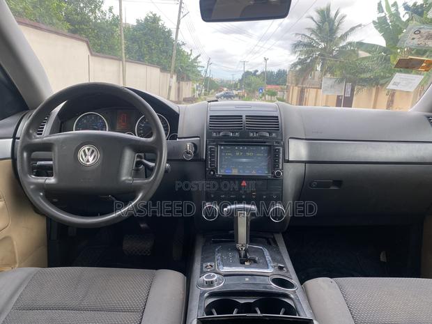 Volkswagen Touareg 3.0 V6 TDI 2005 Gray · Photo 5