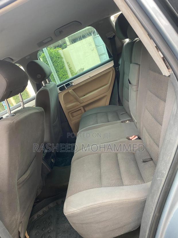 Volkswagen Touareg 3.0 V6 TDI 2005 Gray · Photo 6