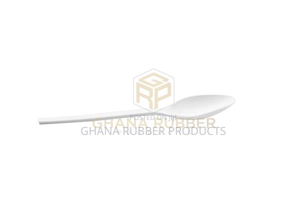 Plastic Spoons (2000pcs) · Photo 1
