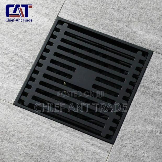 Flow Drainer Black · Photo 1
