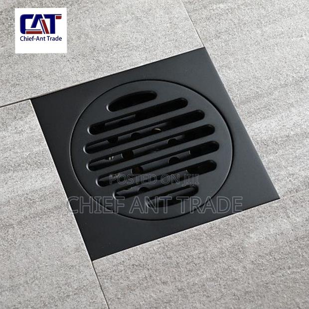 Flow Drainer Black · Photo 2