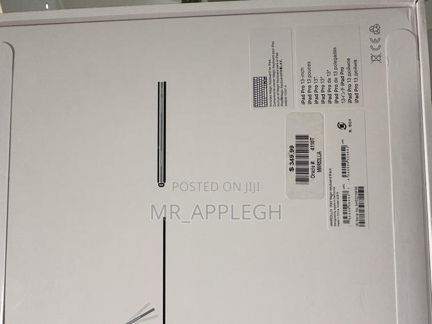 Apple - Magic Keyboard for iPad Pro 13‐Inch (M4) · Photo 2