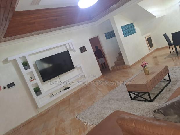 Furnished 5bdrm House in West Legon for rent · Photo 8
