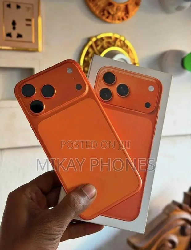 Apple iPhone 17 Pro Max 512 GB Orange · Photo 1