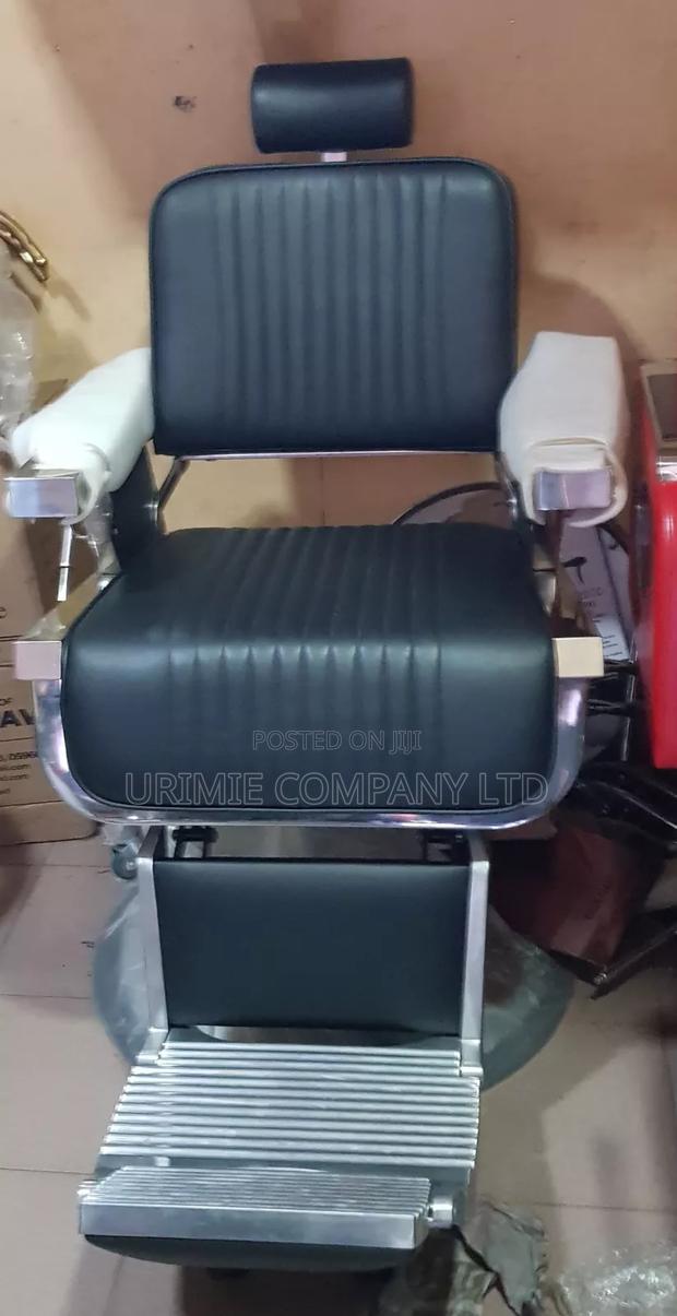 Executive Barbering Chair for Comfort · Photo 1