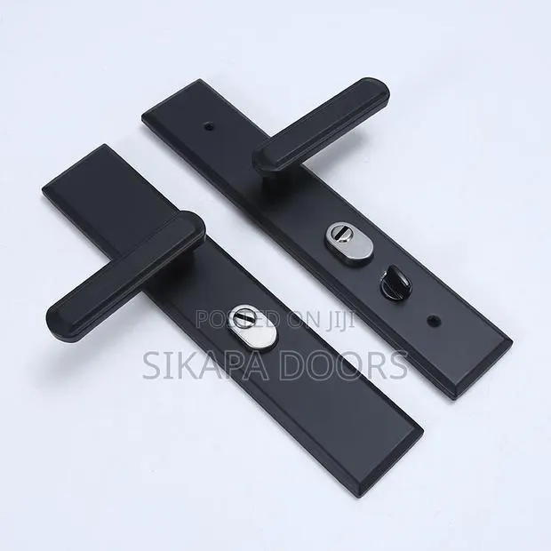 Hinges Available · Photo 1