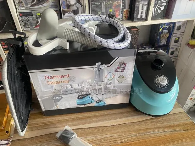 High Quality Garments Steamer 2000w · Photo 1