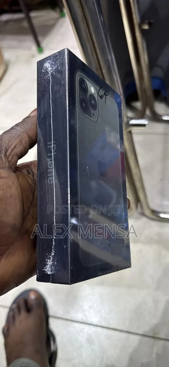 Apple iPhone 11 Pro 64 GB Green · Photo 1
