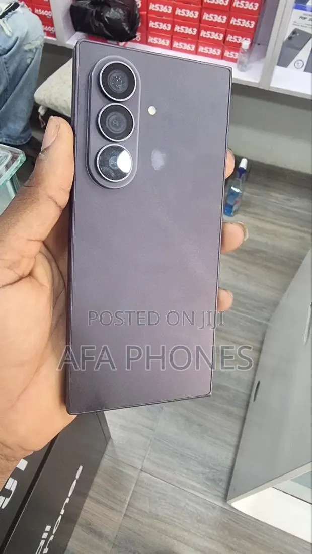 New Samsung Galaxy Z Fold8 Ultra 256 GB Gray · Photo 1