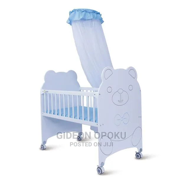 Baby's Wooden Cot · Photo 1