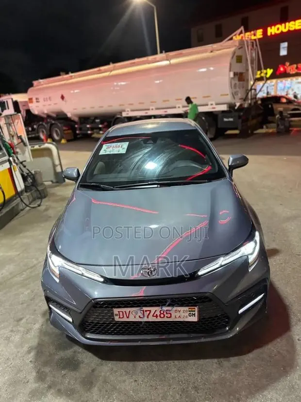 Toyota Corolla SE 2021 Blue · Photo 1