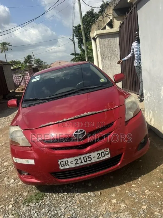 Toyota Yaris 2009 Red · Photo 1