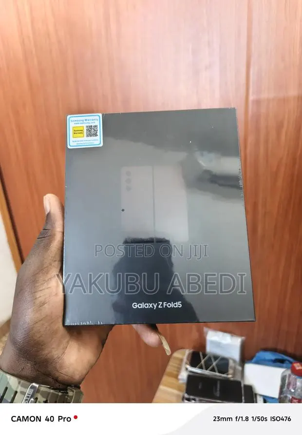 New Samsung Galaxy Z Fold 5 256 GB Black · Photo 1