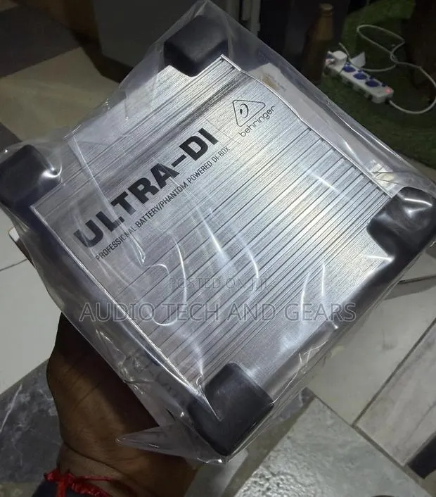 Behringer Ultra-Di Di100 Di-Box · Photo 1