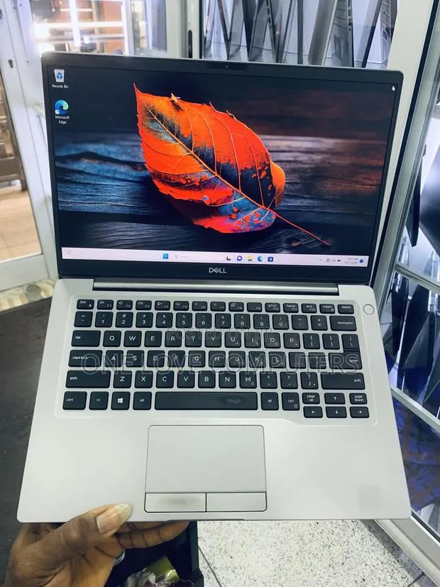 Laptop Dell Latitude 7400 8GB Intel Core i5 SSD 256GB · Photo 1