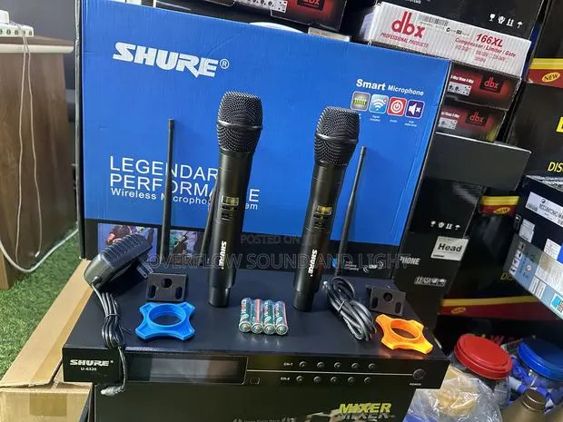 Shure U-6320 Dual Wireless Handheld Microphone Bundle · Photo 1