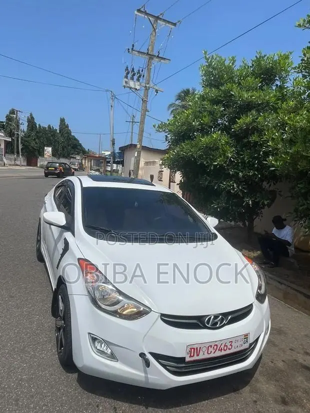 Hyundai Elantra 2013 White · Photo 1