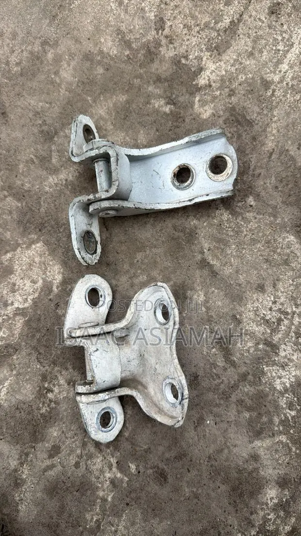 Rav4 2016,2017,2018,2019,2020,2021,2022,2023,2024,2025 Door Hinges · Photo 1