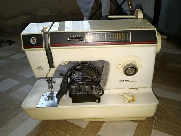 Sewing Machine · Photo 1