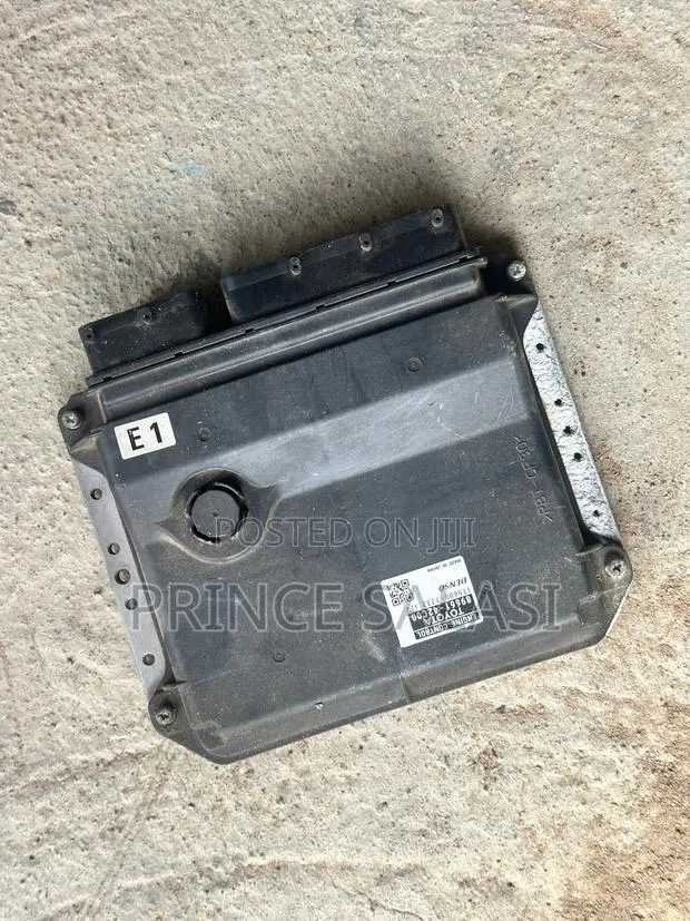 Toyota / Lexus 2.2 Diesel Engine ECU(control Board)– 89661-42c00 · Photo 1