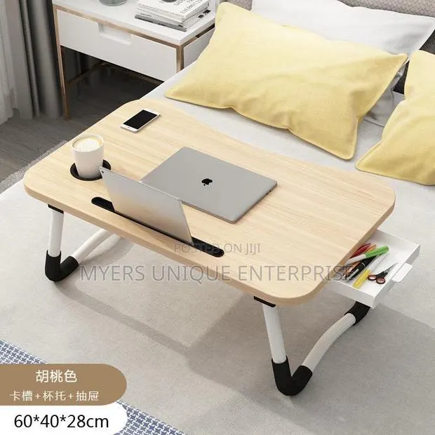 Modern Foldable Table · Photo 1