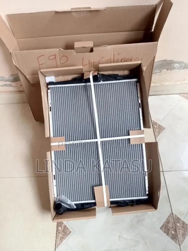 BMW Water Tank, 4 Cylinder , (E90) · Photo 1
