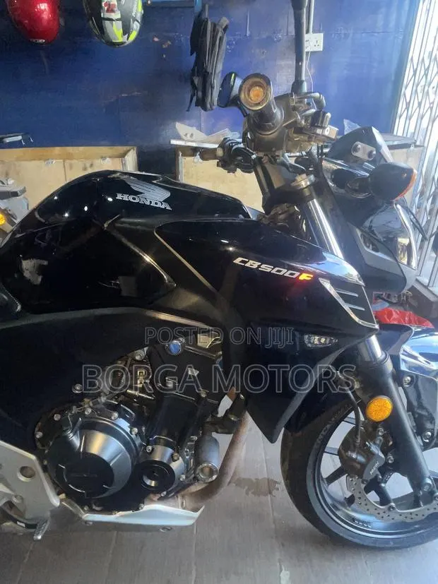 Honda CB 2015 Black · Photo 1