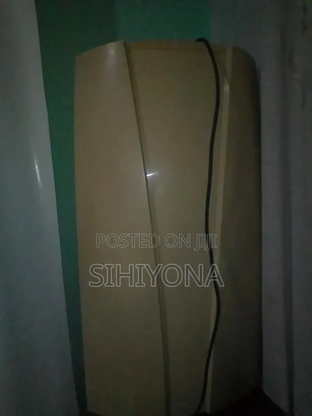 Standing Air Conditioner With 1.5 Hose Power · Photo 1