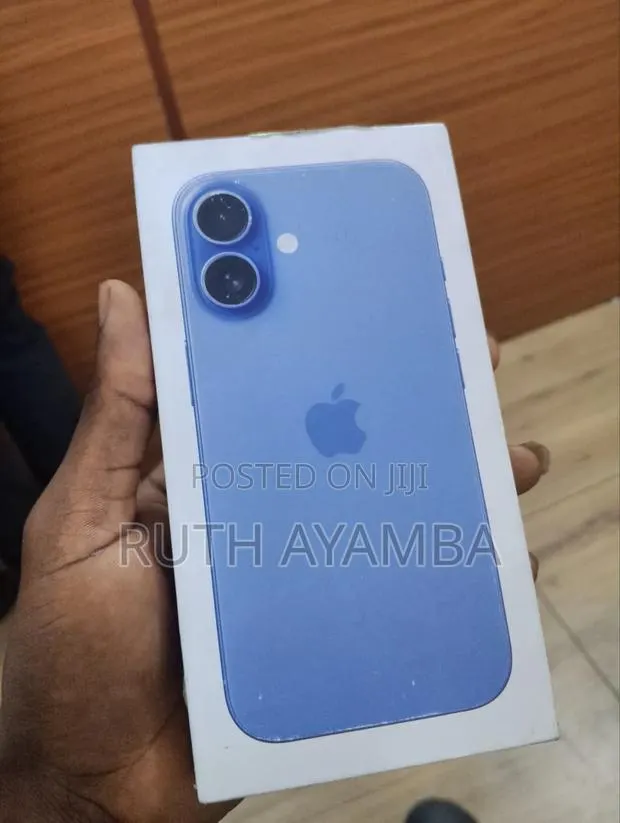 New Apple iPhone 16 128 GB Blue · Photo 1