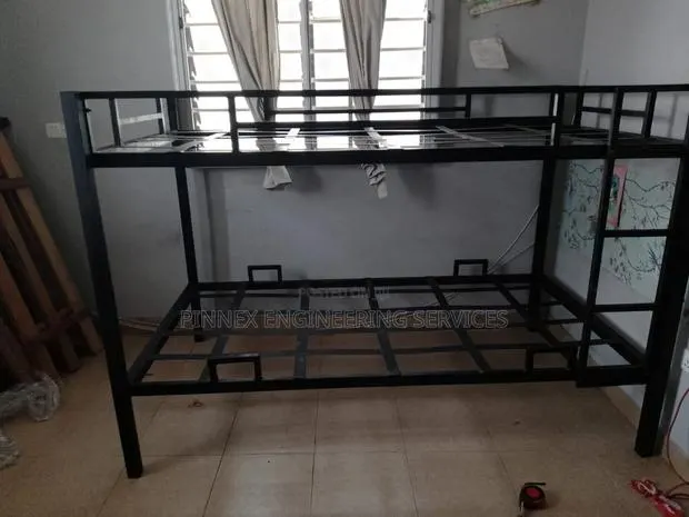 11/2 Quality Metal Bed · Photo 1