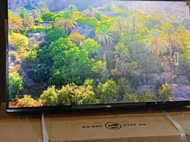 TCL 32” Hd Entertainment Screen for Everyday Use · Photo 1