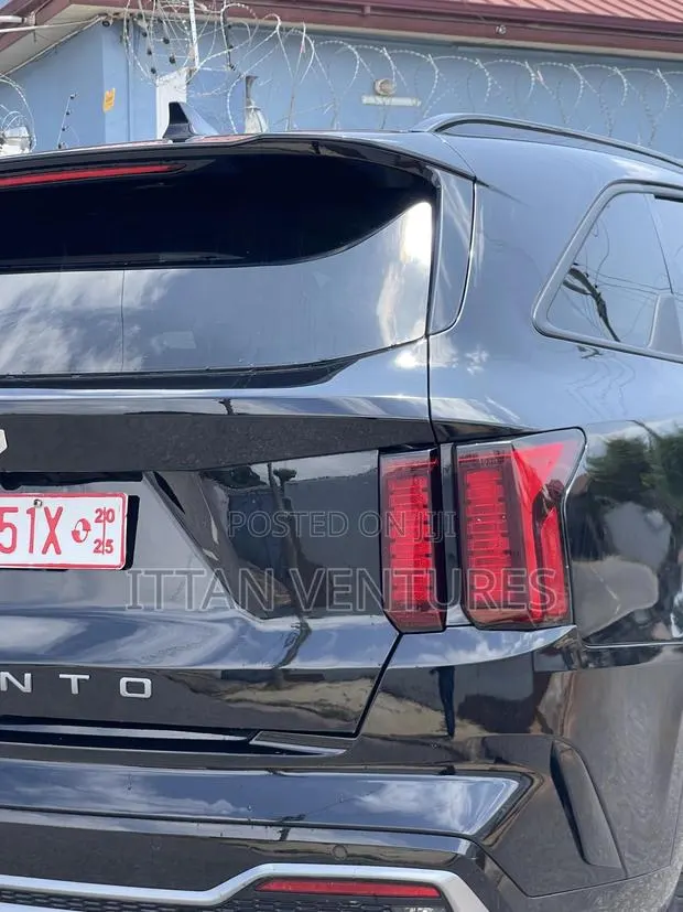 Kia Sorento 2022 Black · Photo 1