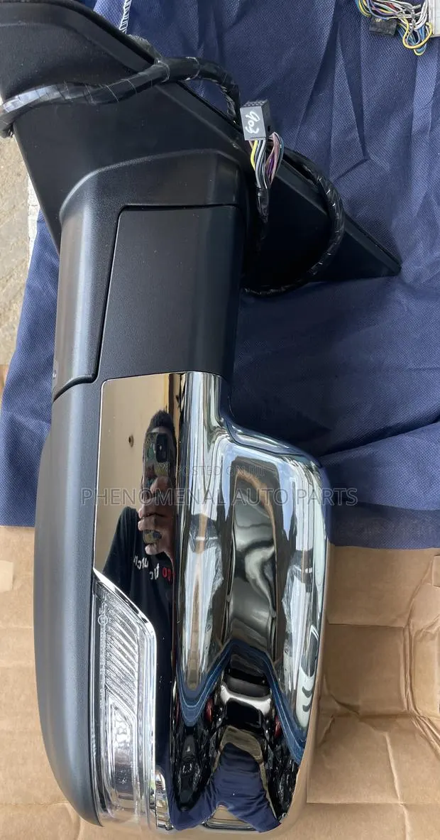 Dodge Ram 2019-2023 Side Mirror One Side · Photo 1