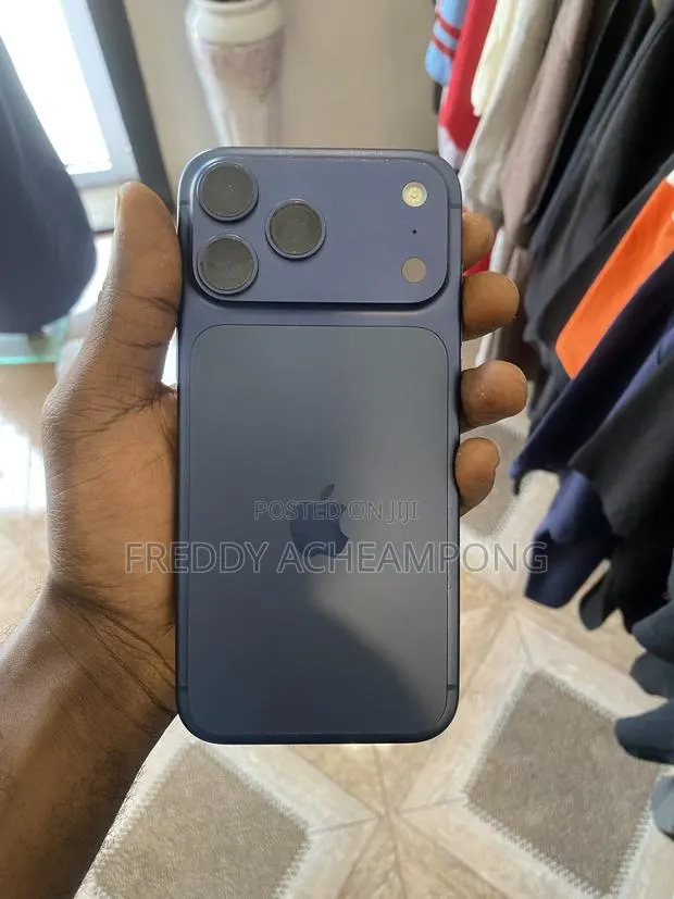 Apple iPhone 17 Pro Max 256 GB · Photo 1