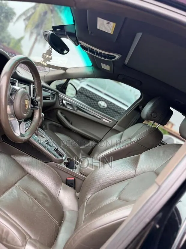Porsche Macan Turbo 2016 Black · Photo 1