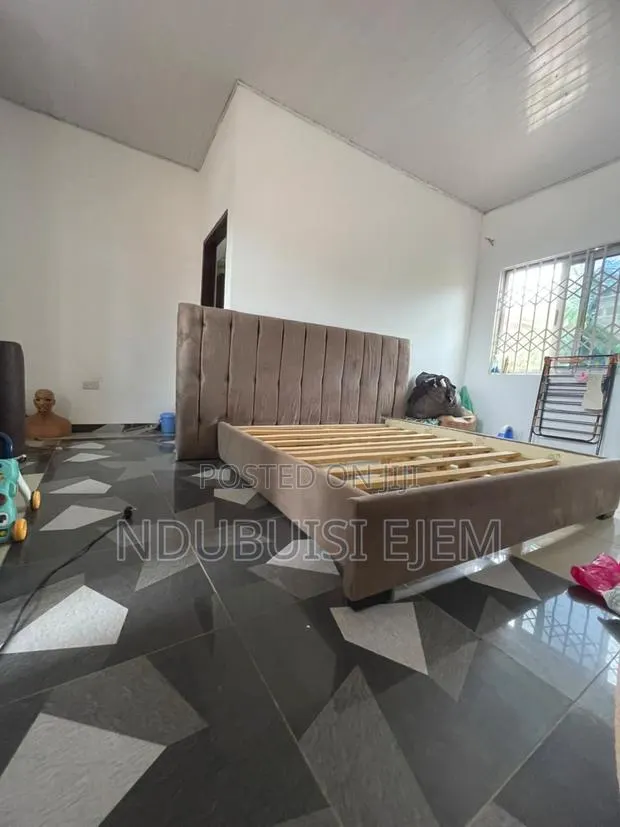 King Size Bed · Photo 3