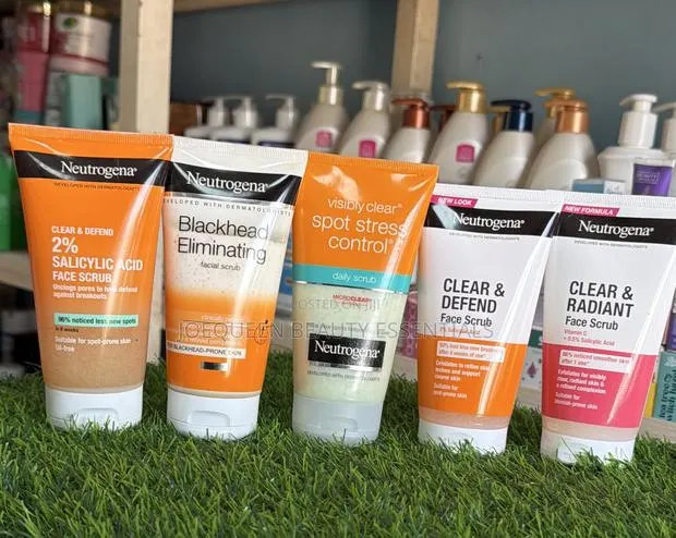 Neutrogena Face Scrubs · Photo 1